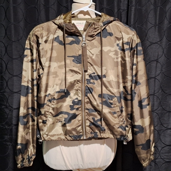 Jackets & Blazers - NWOT Ashley, by 26 international Utility collection Camo Jacket
